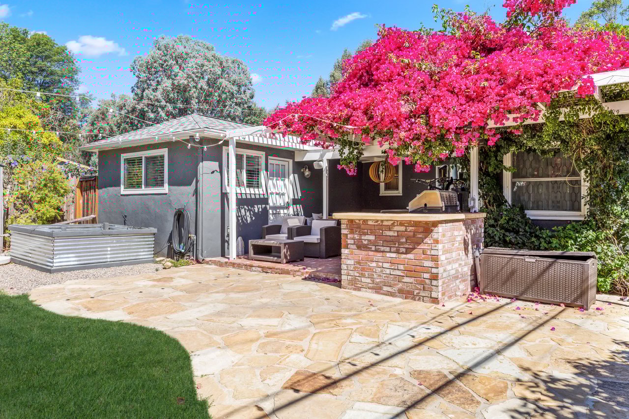 21414 De La Osa Street