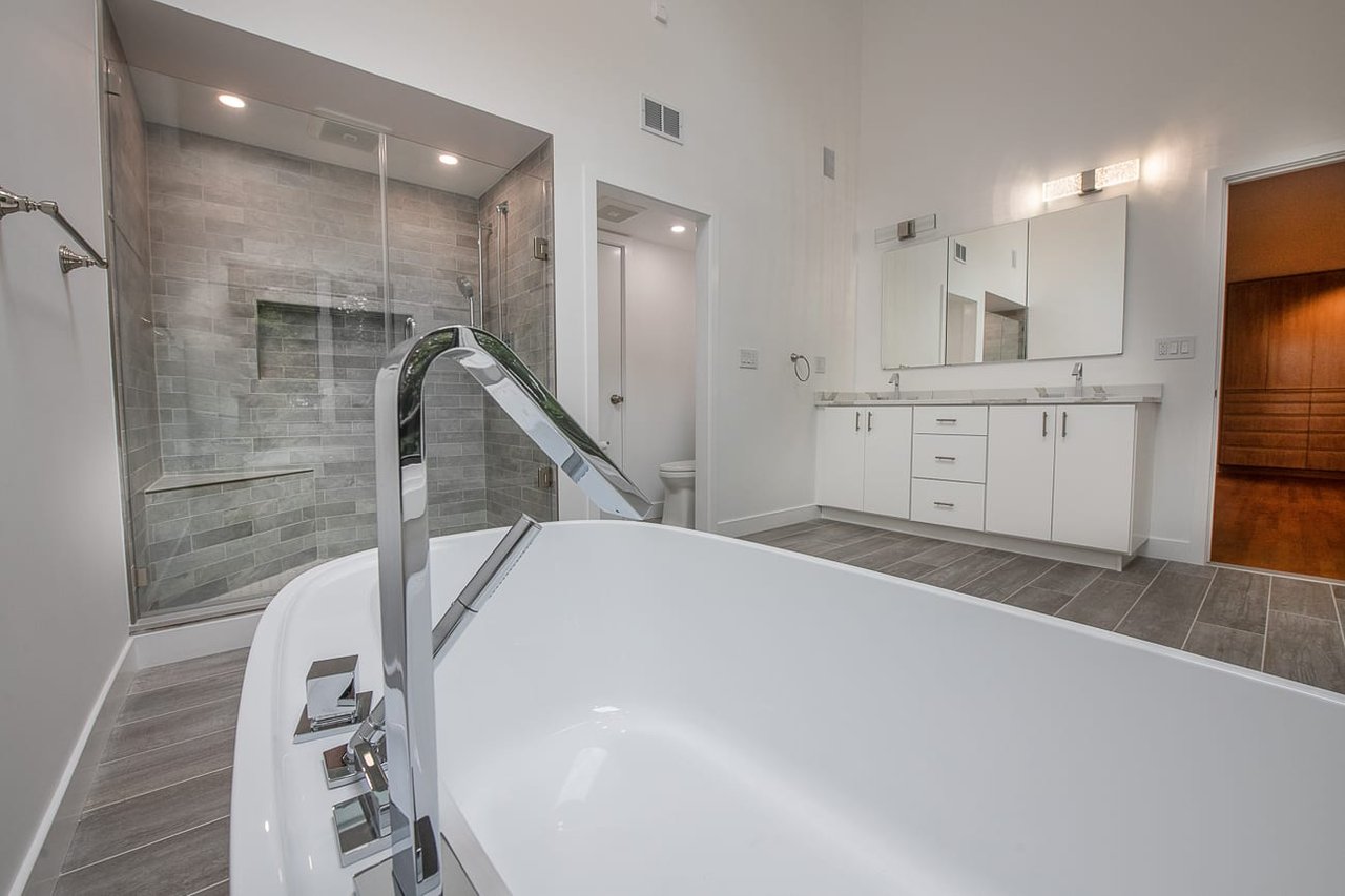 Bryn Mawr Custom Contemporary