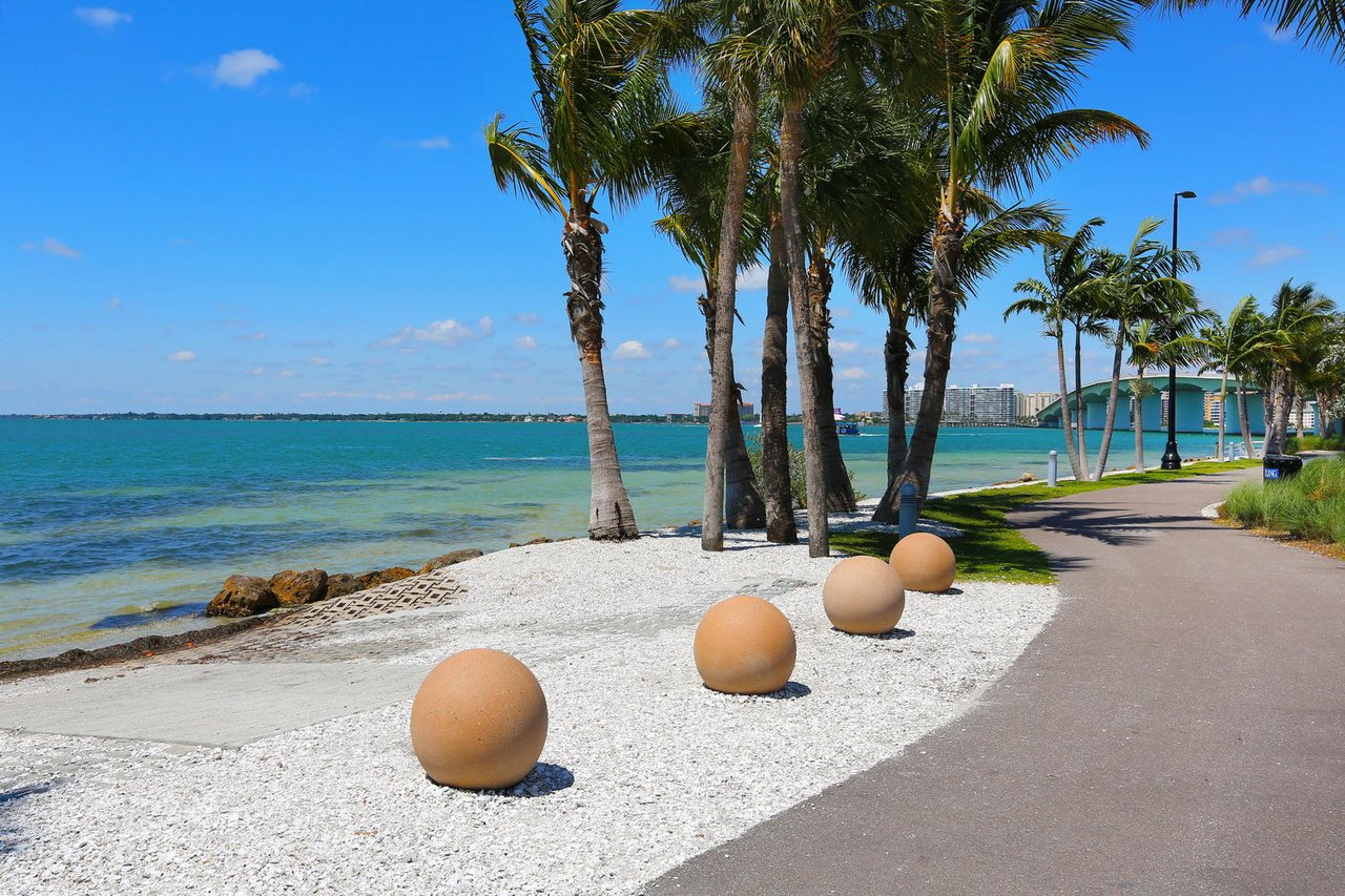 682 Mourning Dove Dr