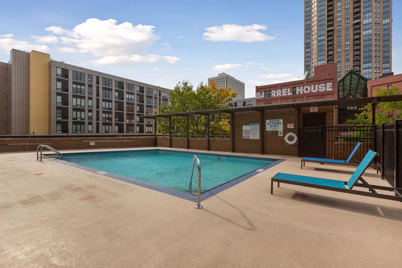 Downtown Mpls Condo // Private Terrace