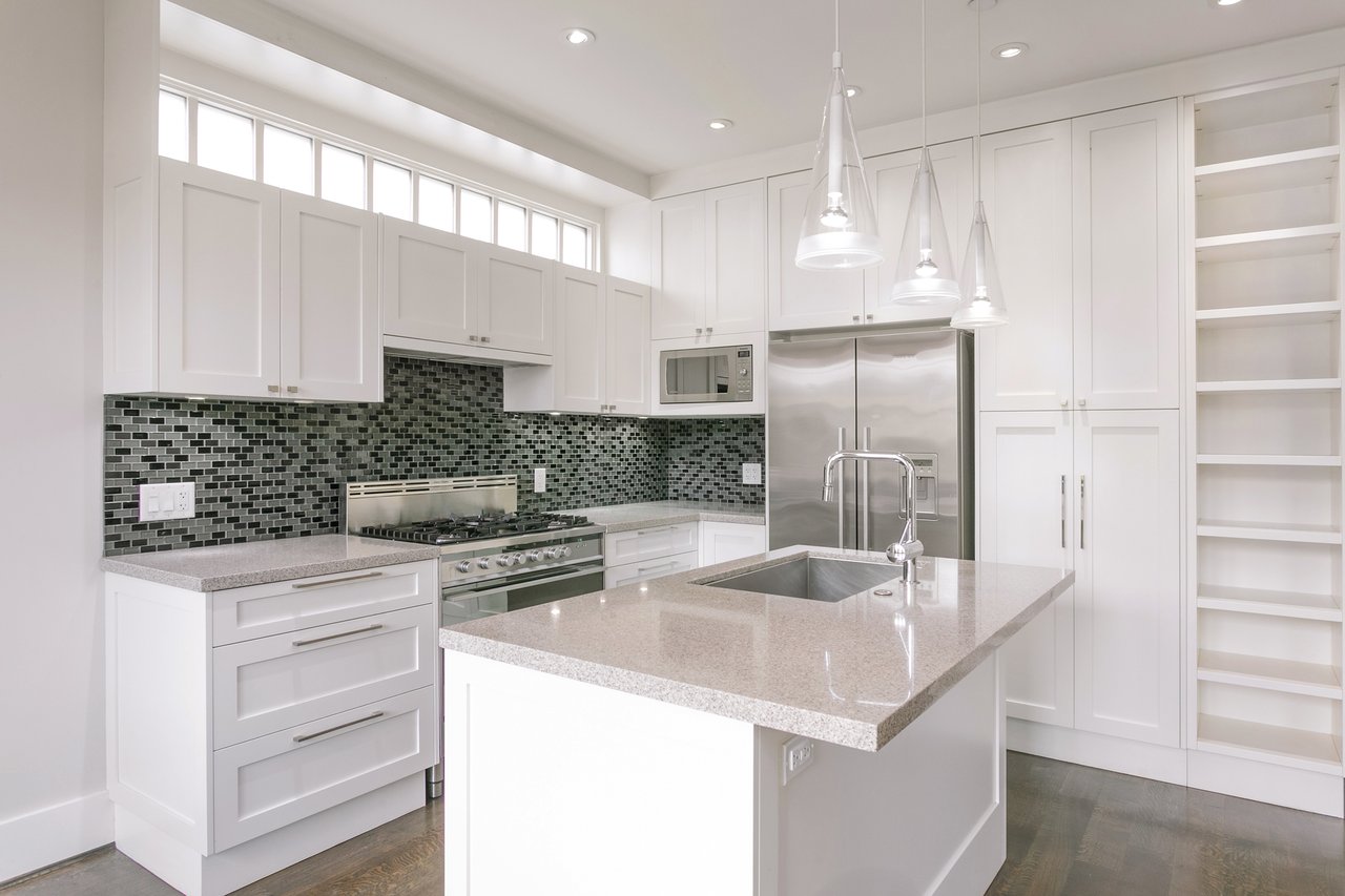 3233 West 3rd Ave, Kitsilano