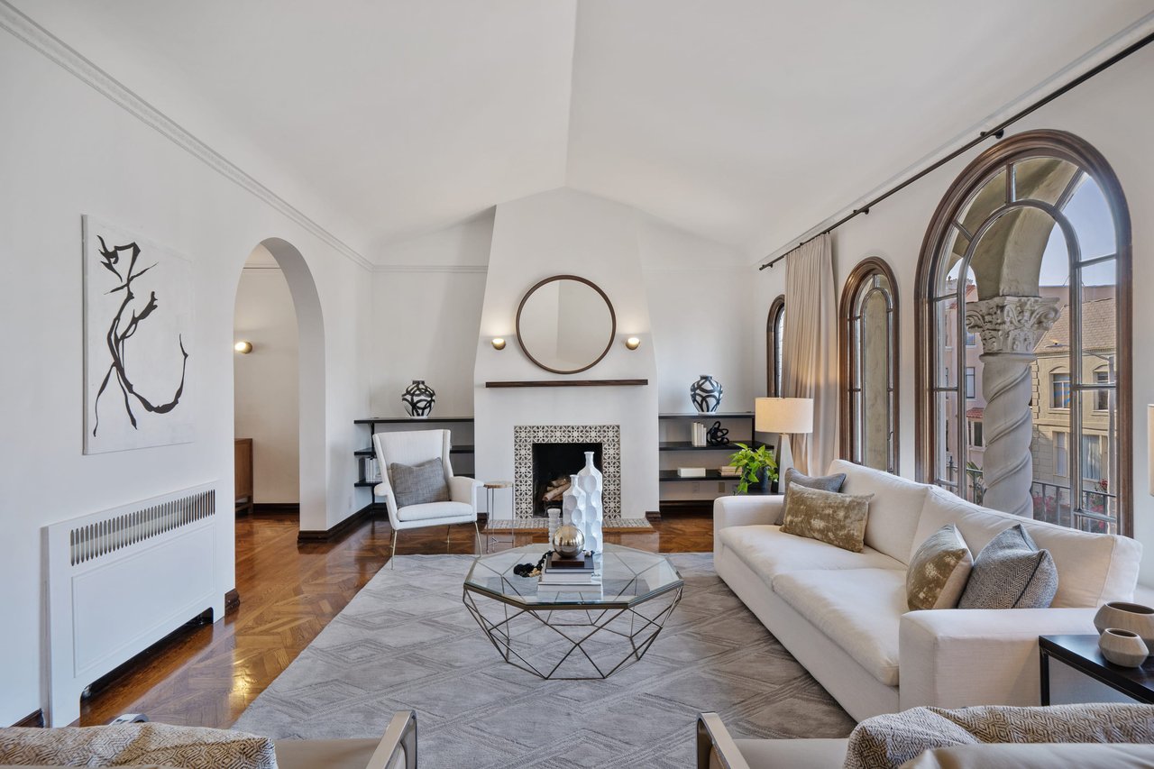 EXCEPTIONAL MARINA HOME