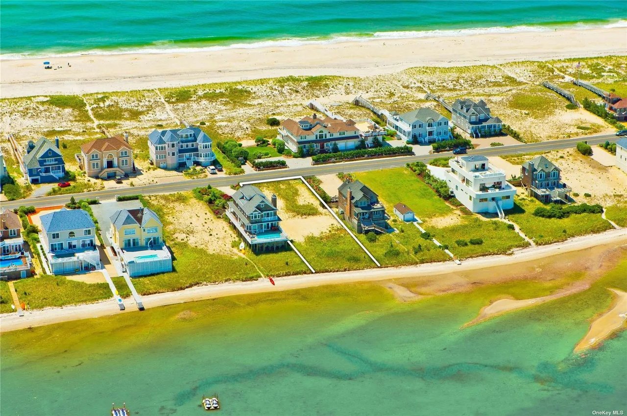 686 Dune Rd