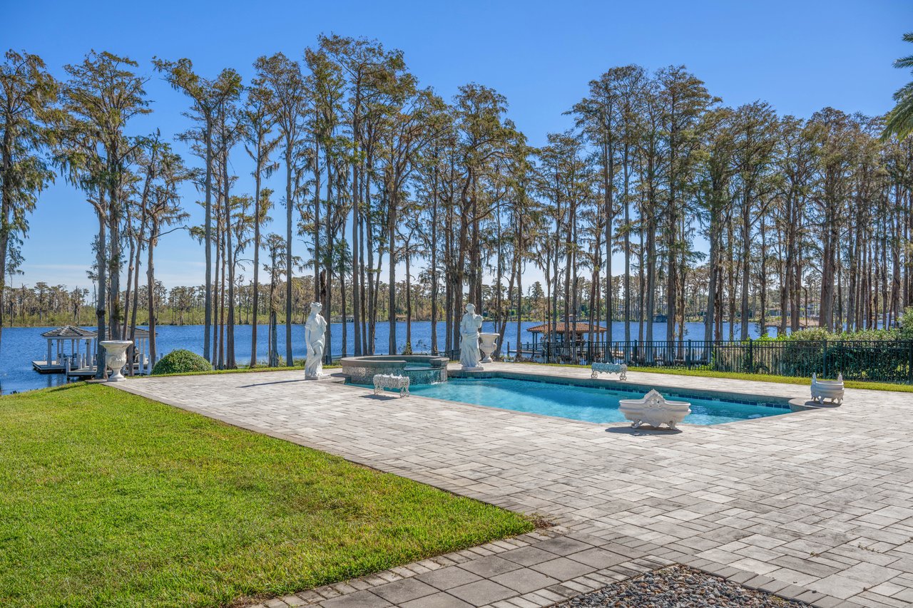 6139 Greatwater Dr