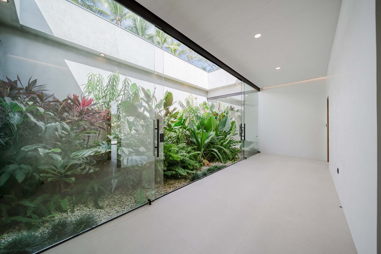 Finca Tranquila Brand New Luxury Residence