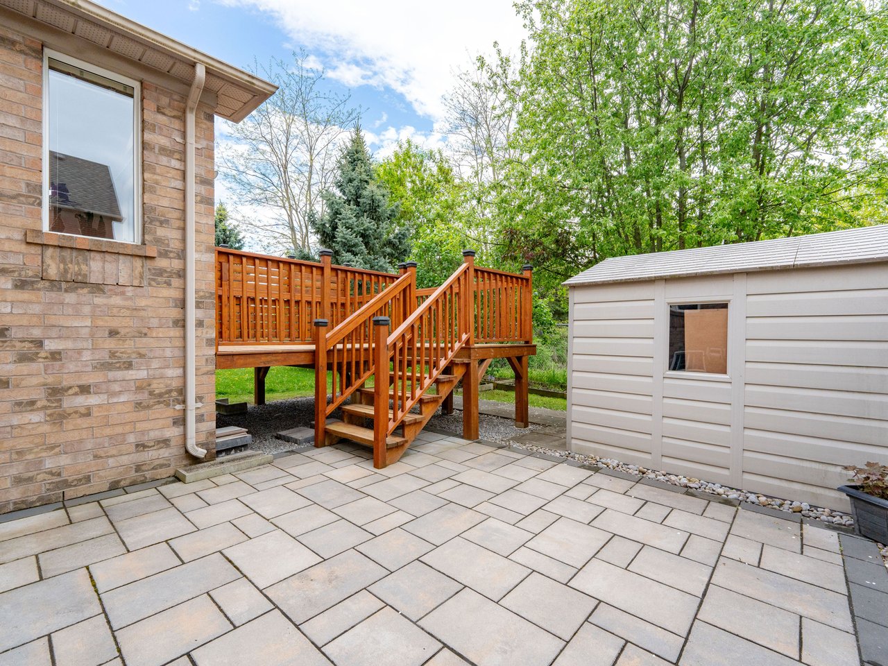 15 Rushingbrook Dr