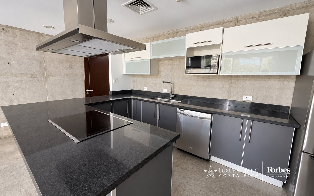 21308 - Two level Loft-style Apartment on Avenida Escazú