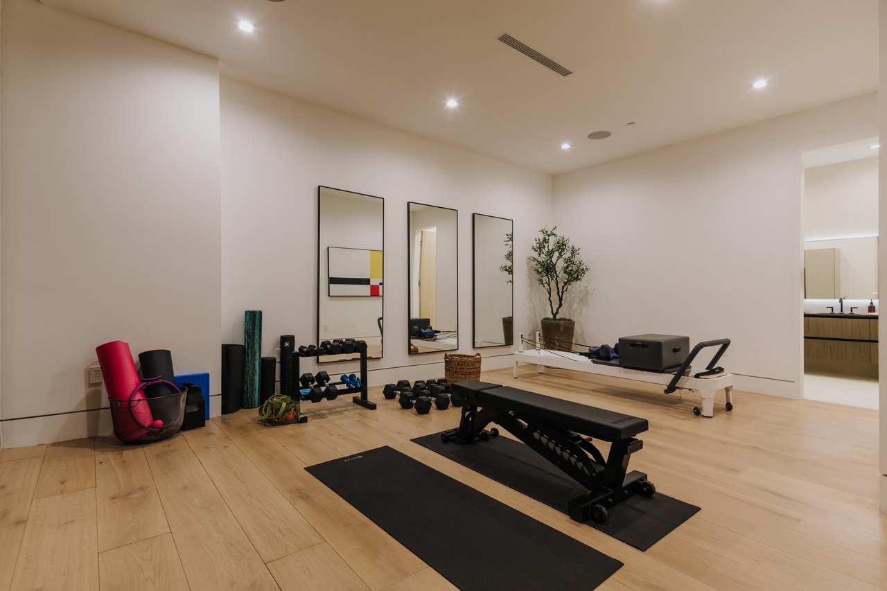 260 S Canyon View Dr