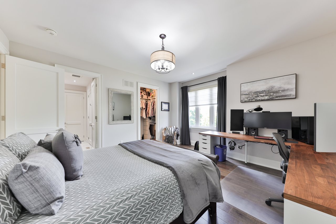 408 Saville Crescent, Oakville