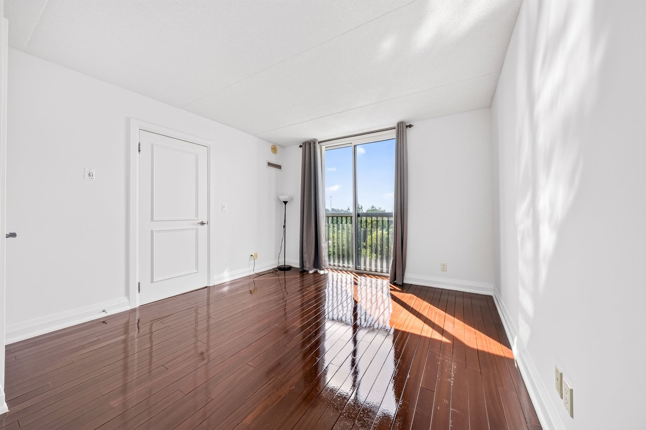 2737 Keele St 312