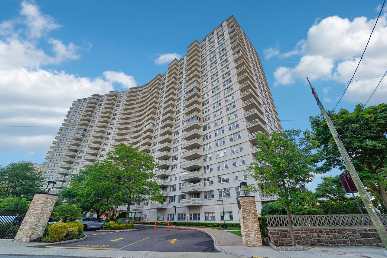 2000 Linwood Avenue 11A