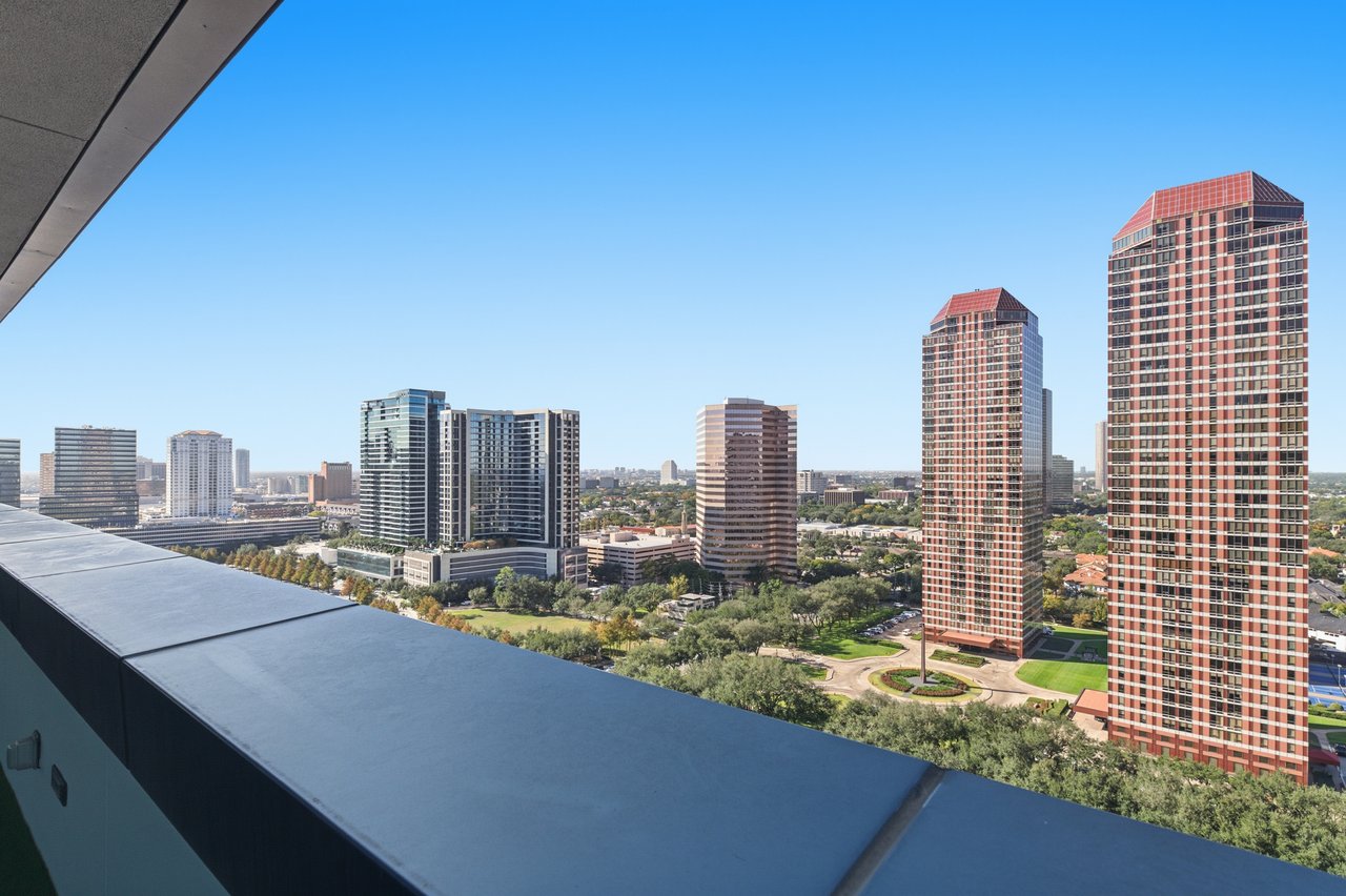 1600 Post Oak Blvd, #1903