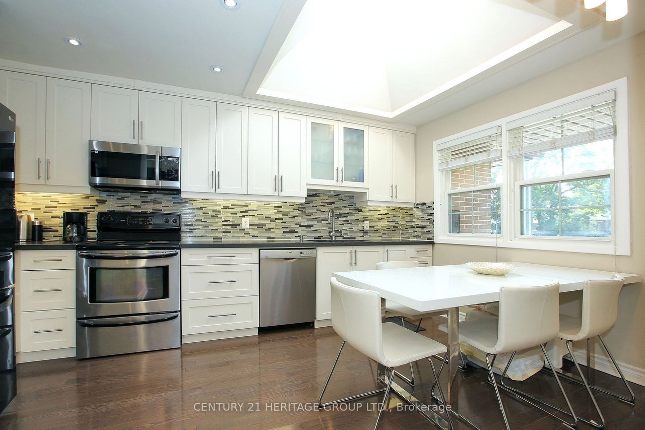  Beautifully Renovated Interior 