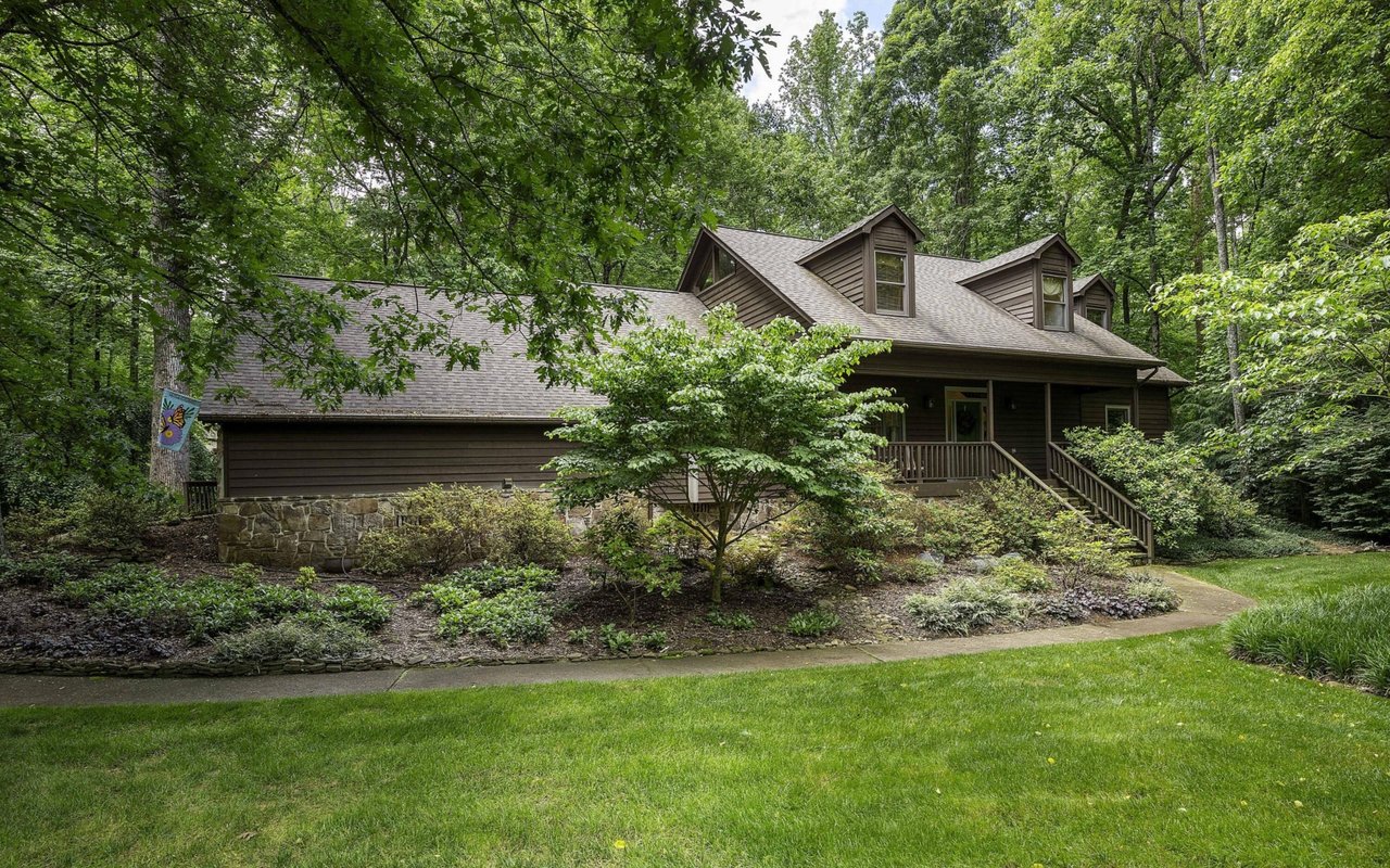 Wallace Luxury Spotlight | 1817 Chestnut Grove Road Knoxville, TN 37932