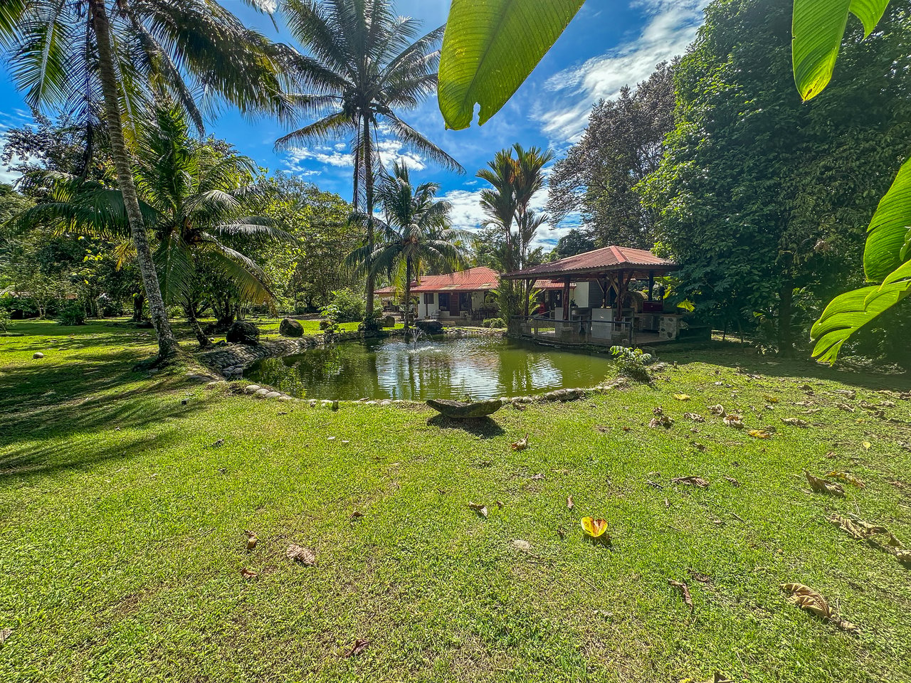 A riverfront 3-bed home on a large property In Ojochal, Costa Rica