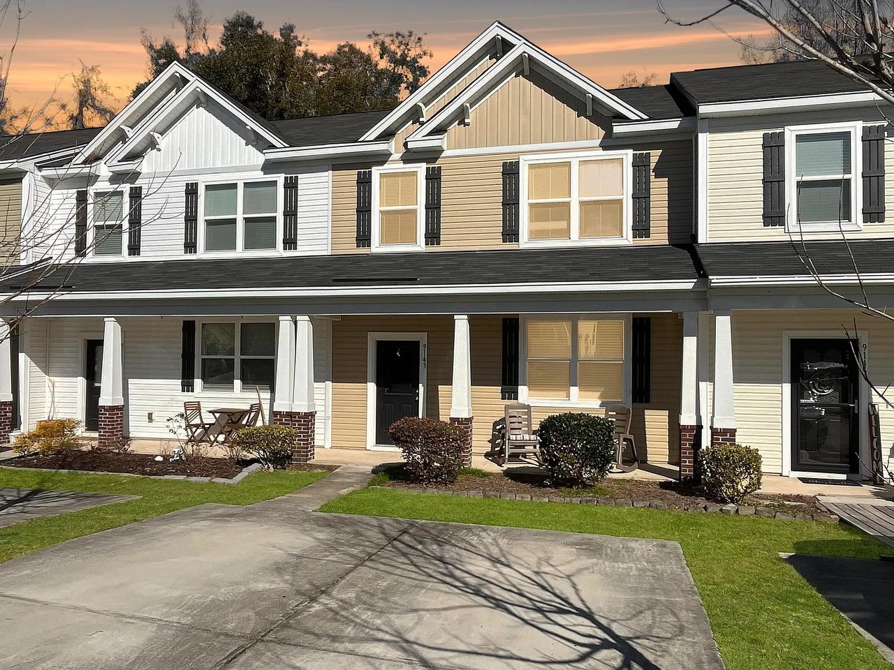 9143 Parlor Dr