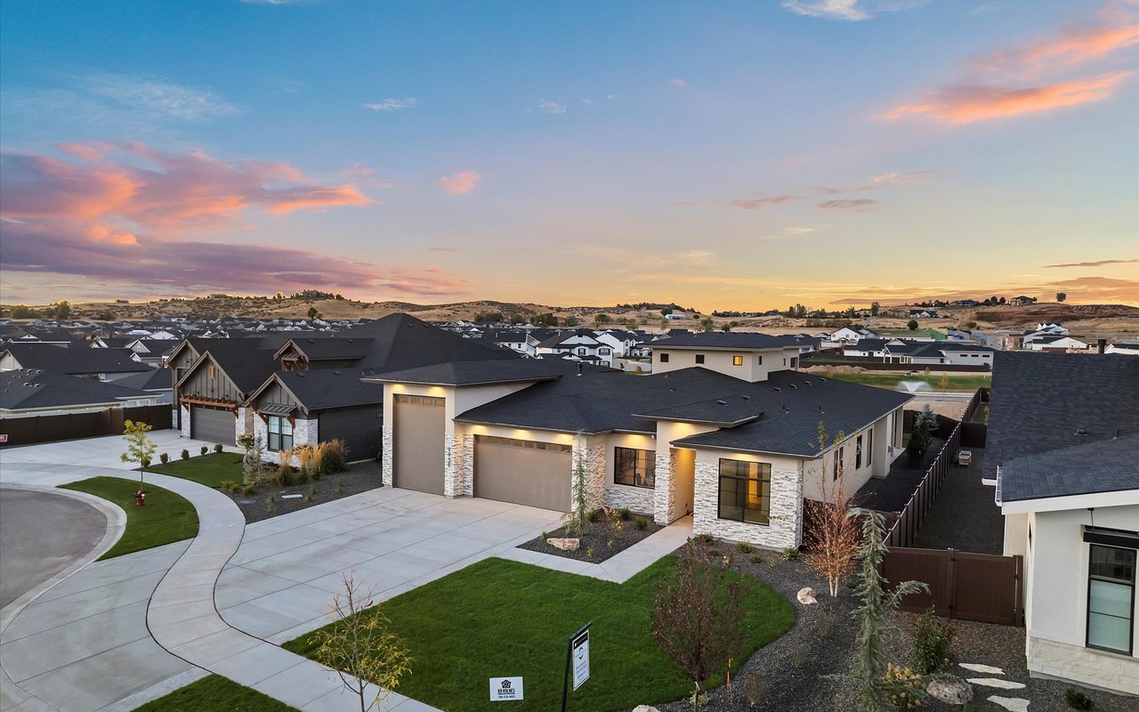 Modern Craftsman at the Base of the Star Foothills