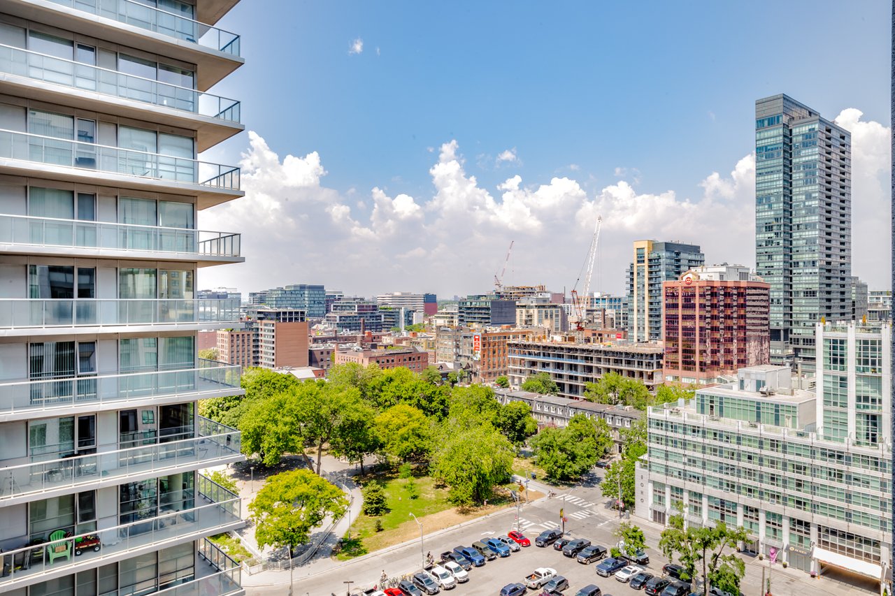 20 Blue Jays Way Unit 1705