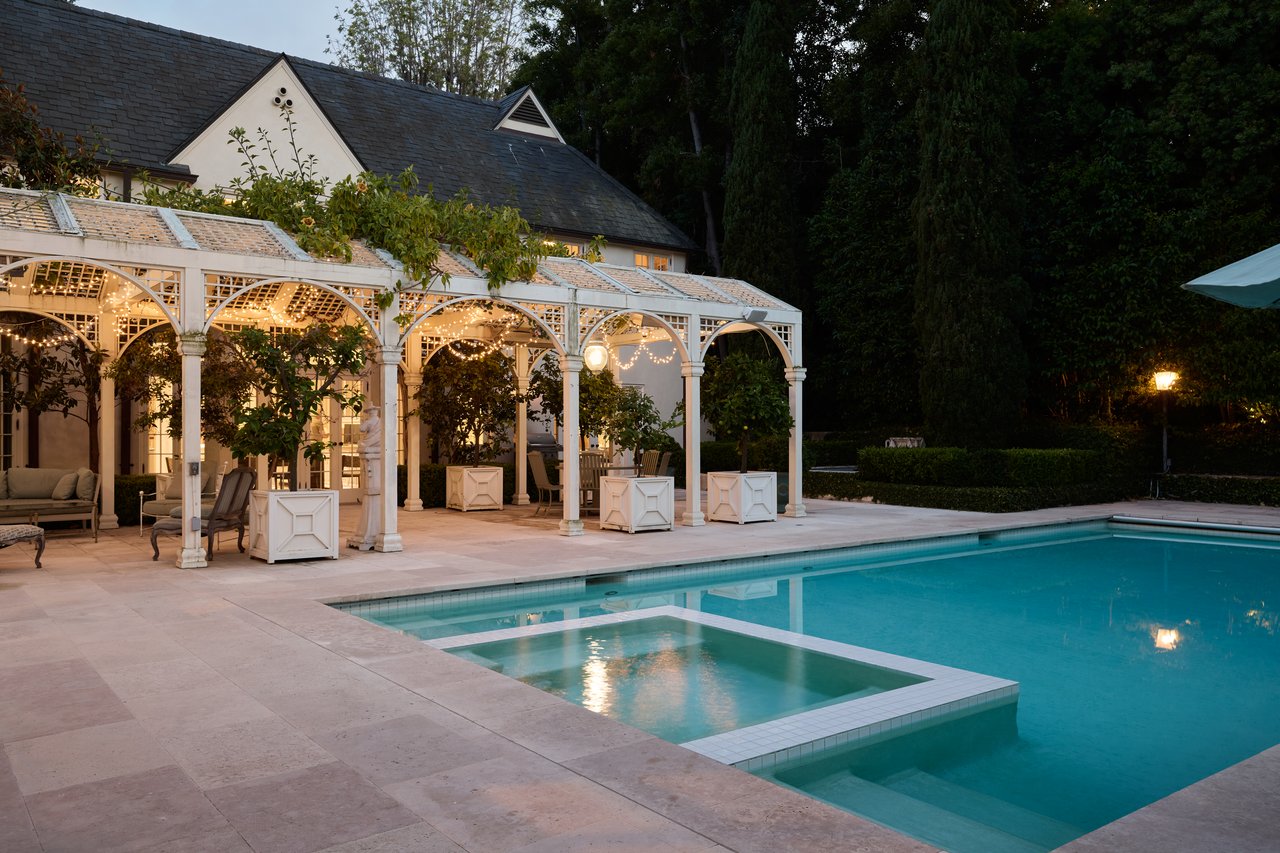 10301 Strathmore Dr, Holmby Hills