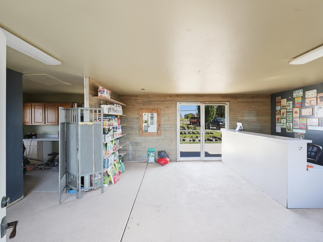 1115 E Holiday Drive