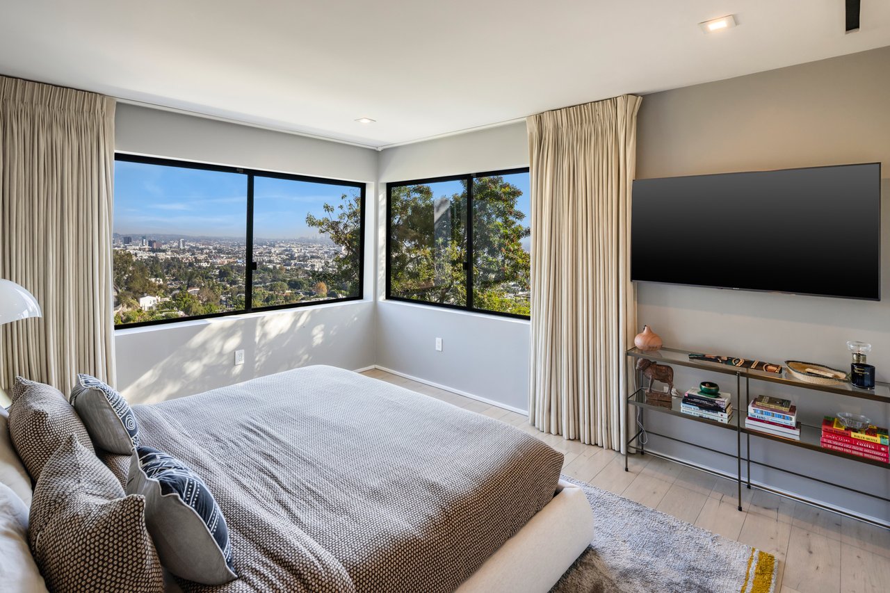 8080 Laurel View Dr, Hollywood Hills 