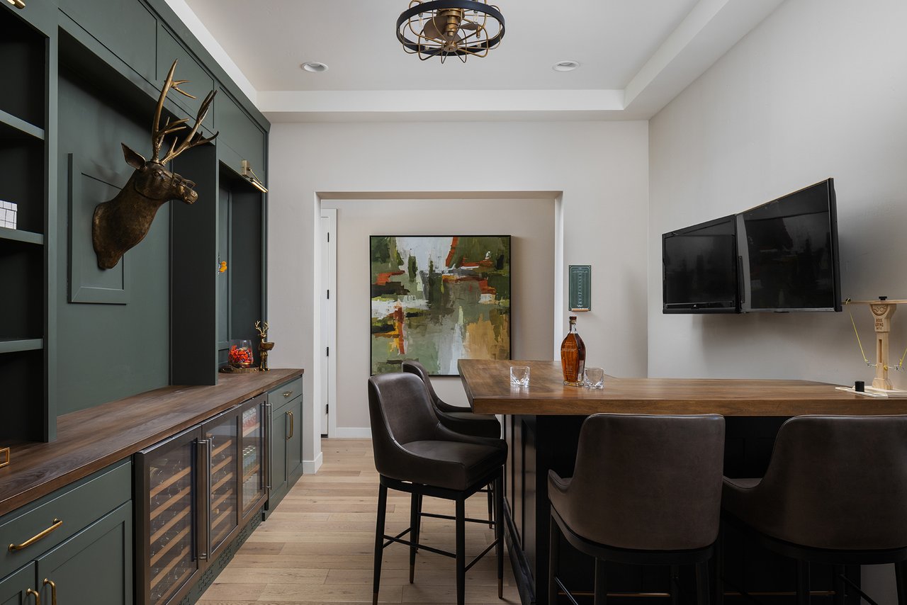 3405 E BLOOMFIELD Parkway