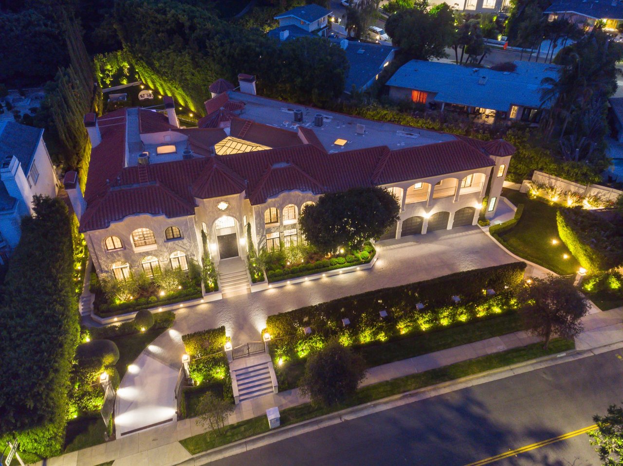 1275 Benedict Canyon Dr