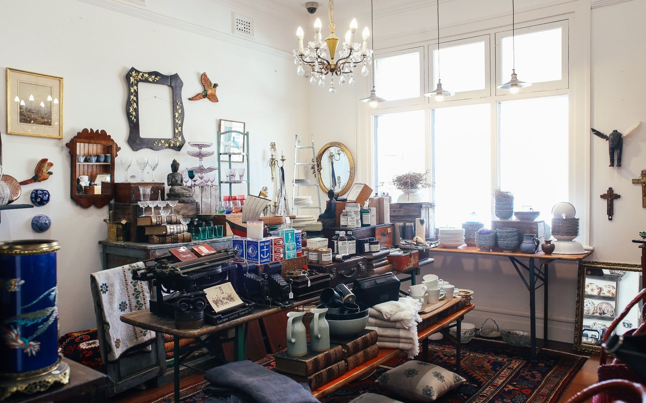 Thrifty Ways To Furnish Your New Home For Less
