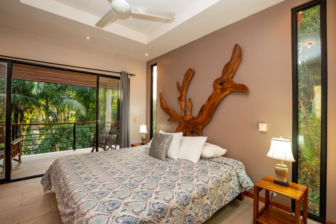 Villa Bailarin, Jungle Elegance