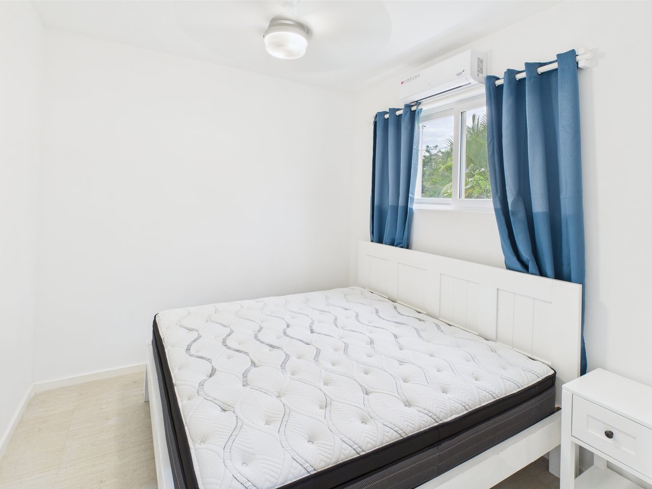 Condo 302, Diamond Apartments