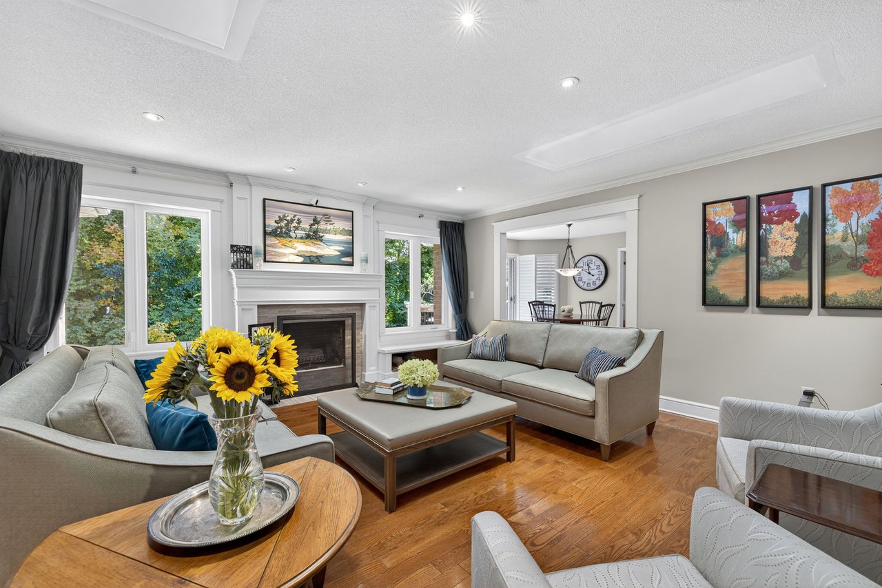 6 Falling Leaf Crt, Aurora