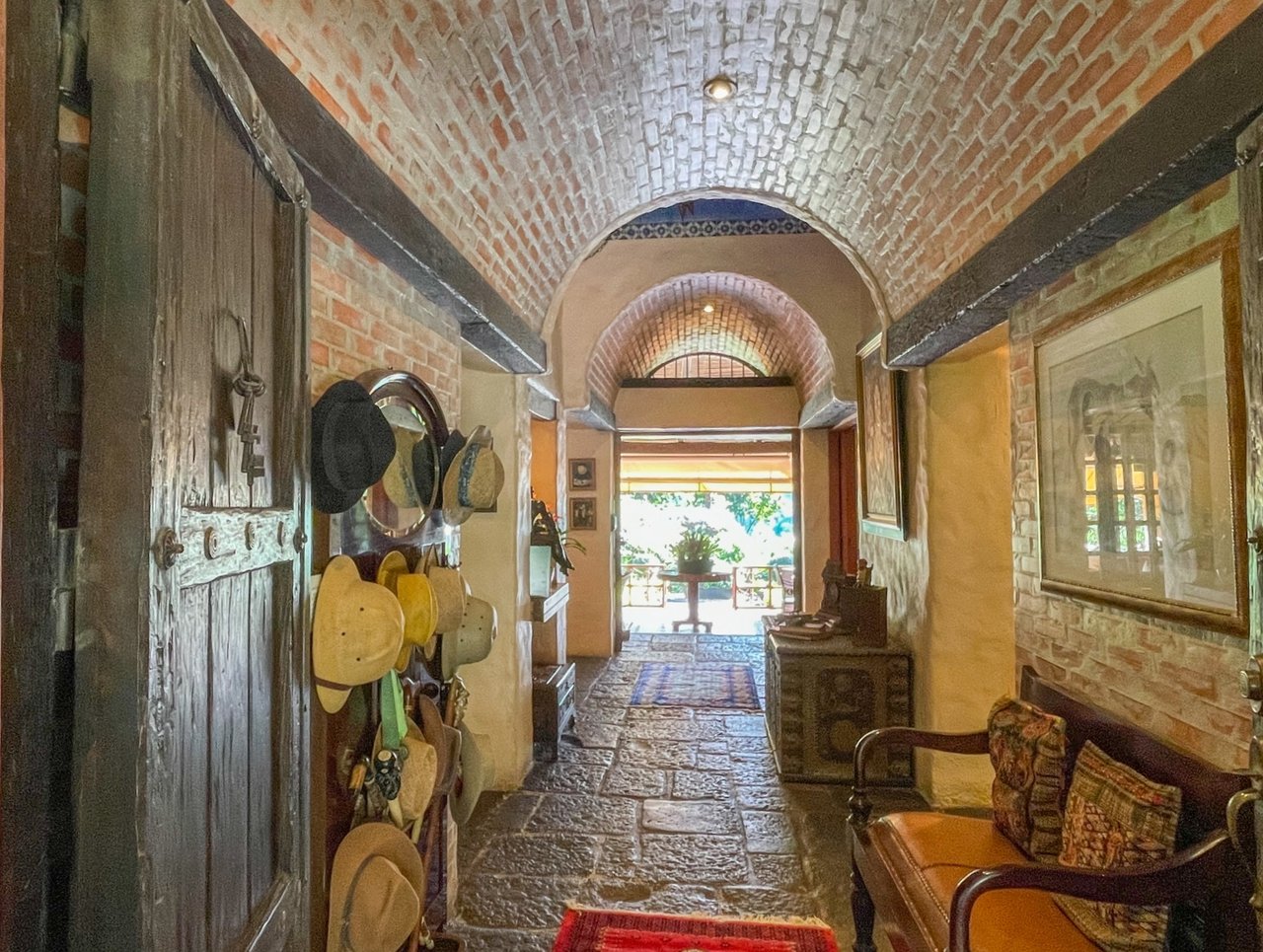 Fully Furnished Luxury Home