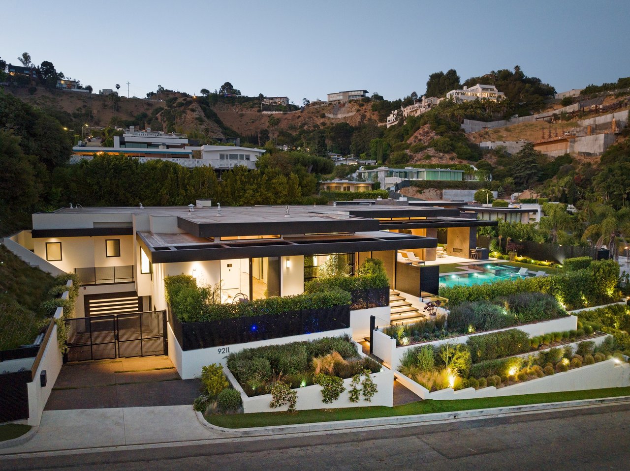 9211 Nightingale Dr, Hollywood Hills