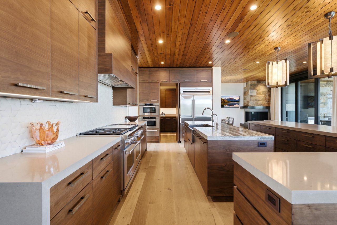 Top-of-Promontory Architectural Estate — Furnished & Turnkey - Front-Row Mountain Views