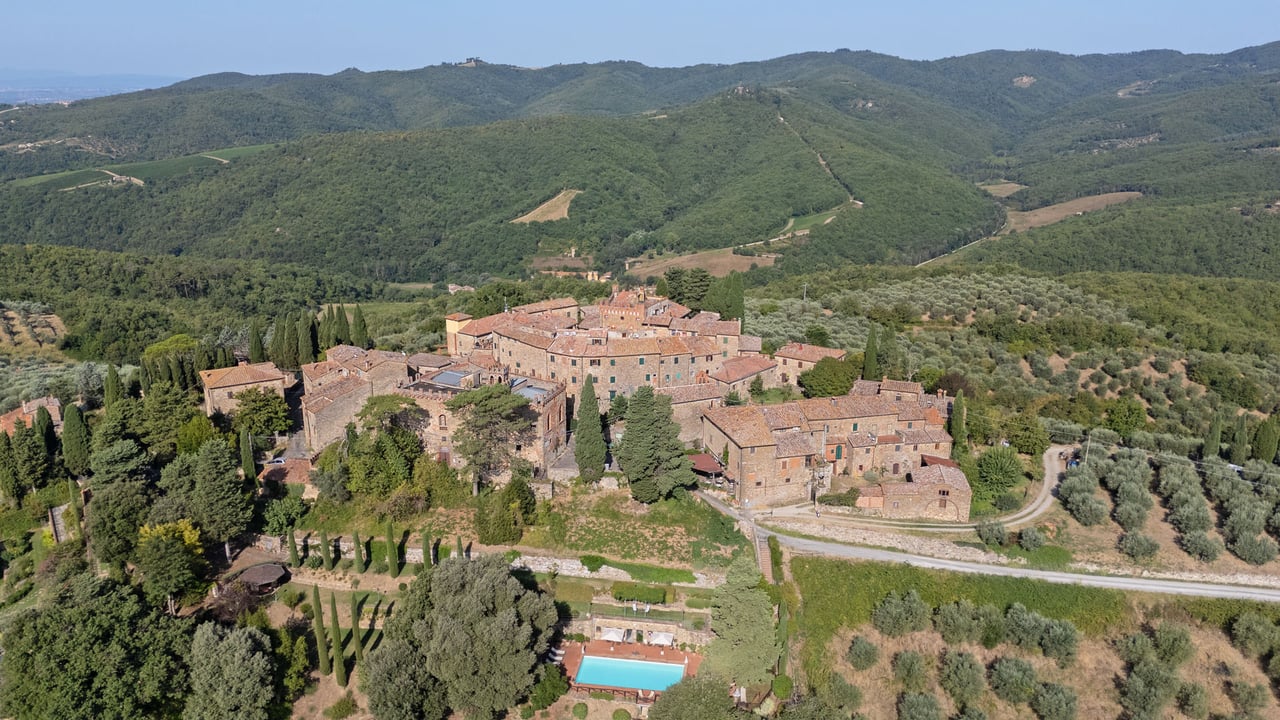 CASTELLO DEGLI STENDARDI