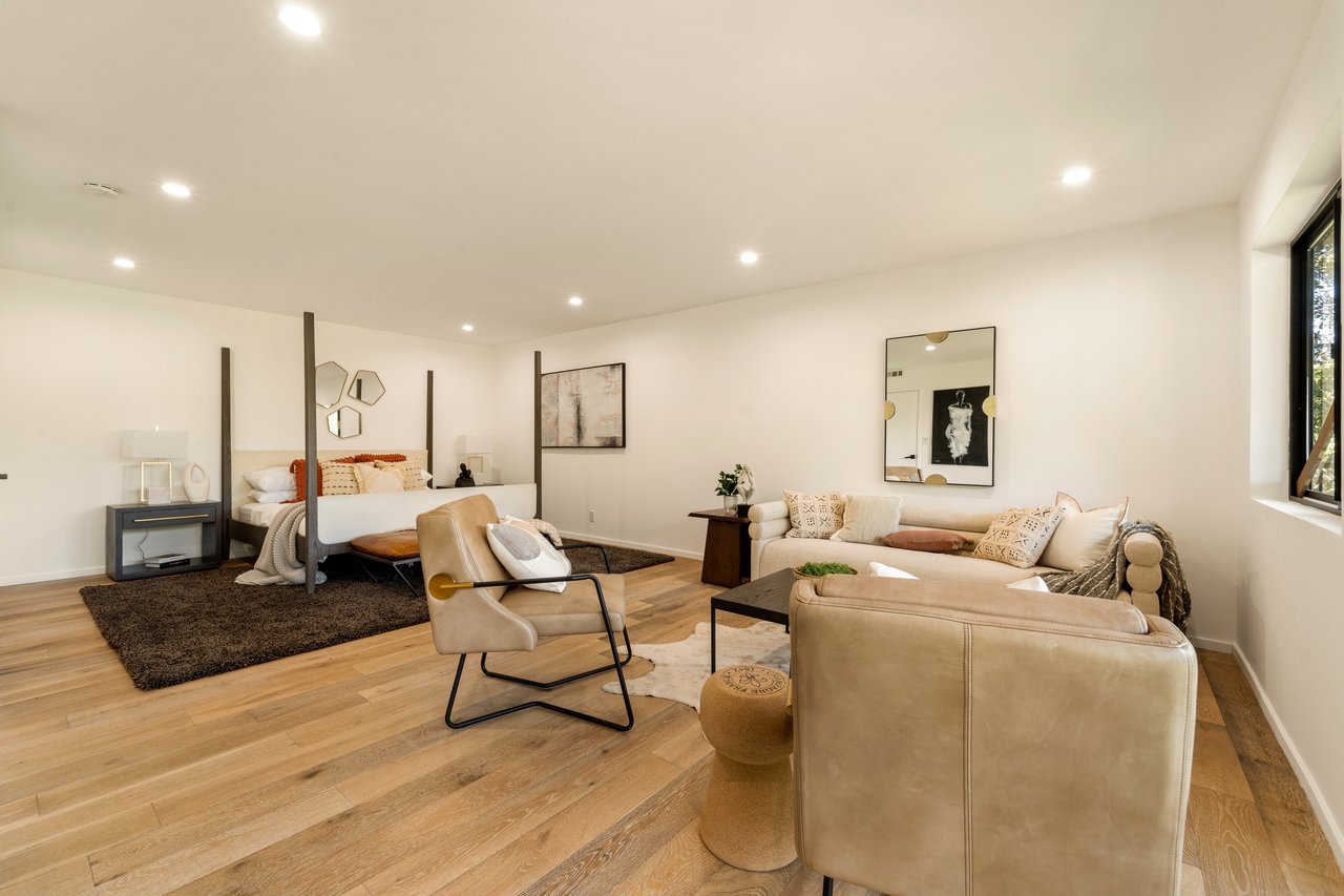 11587 Sunshine Ter, Studio City