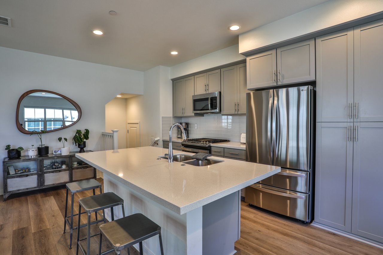 608 White Oaks, Lake Forest