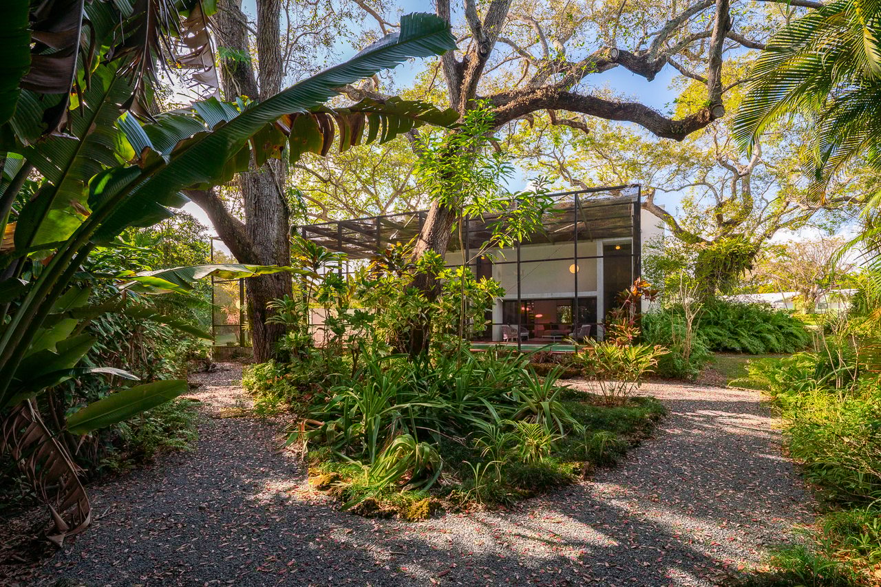 Devonwood in Pinecrest