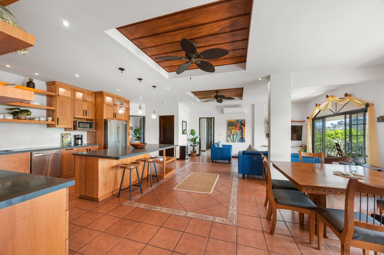 Casa Mimosa | Versatile Luxury Retreat Just 3 Minutes from Flamingo Beach