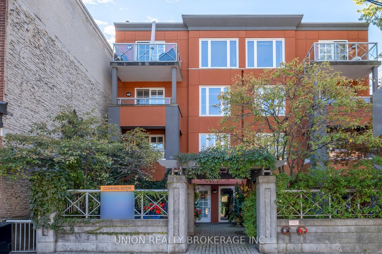 2371 Queen St E, Ste 202