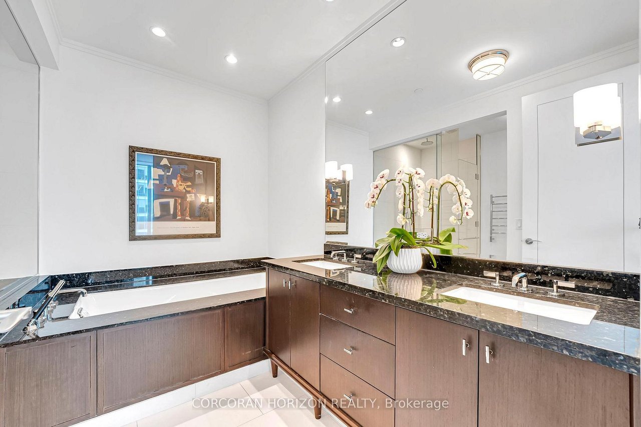 5-STAR LIVING AT THE RITZ