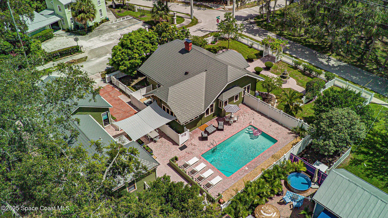 1296 Highland Ave