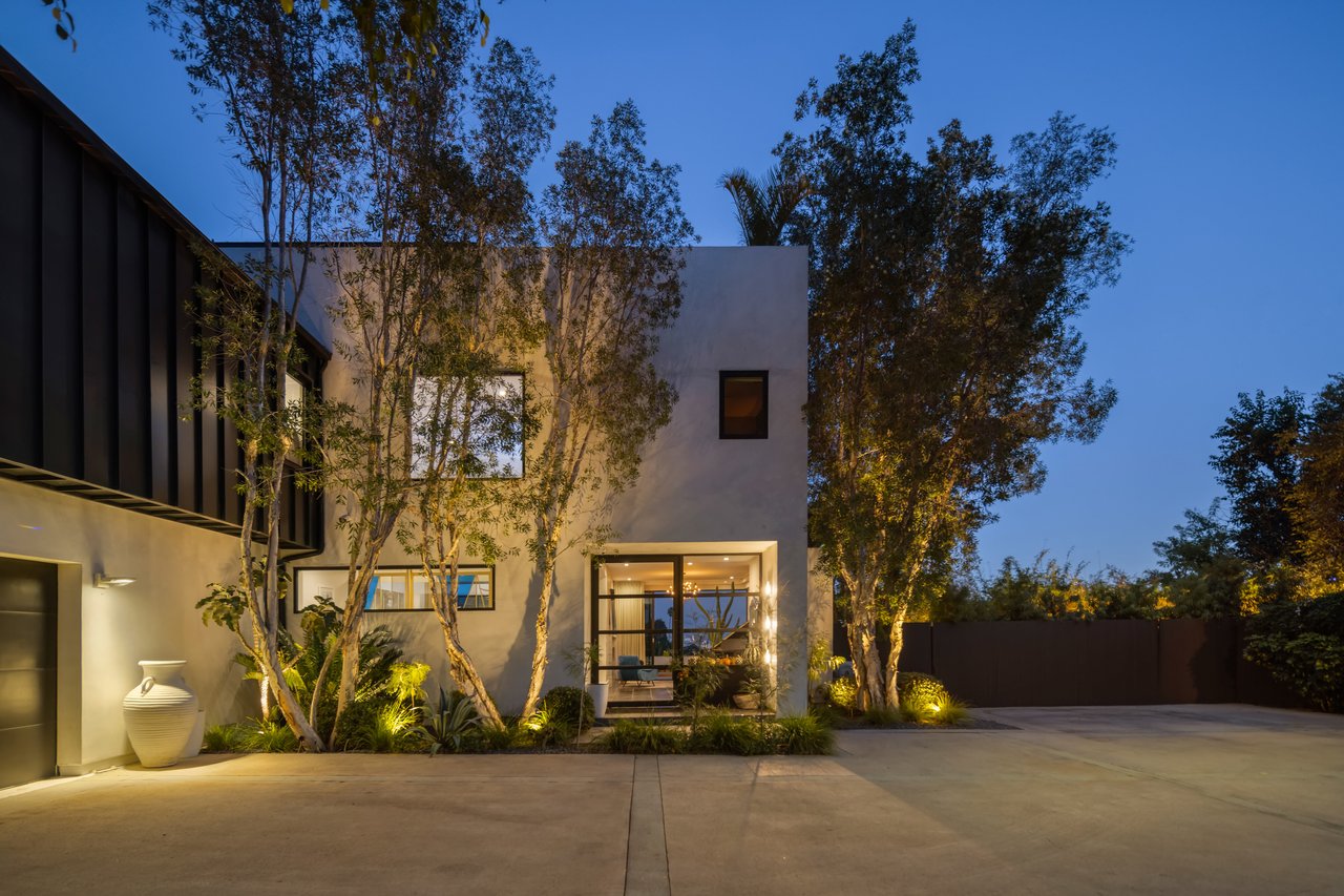 8080 Laurel View Dr, Los Angeles