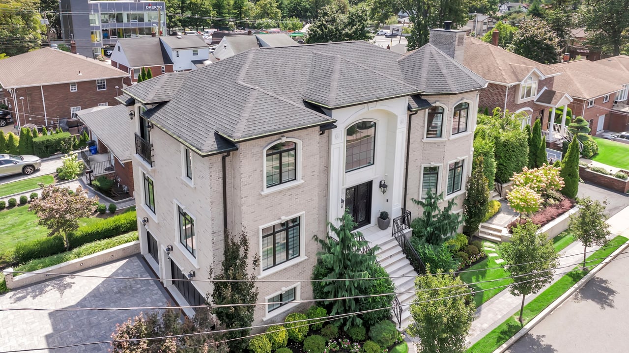 214 Forest Road