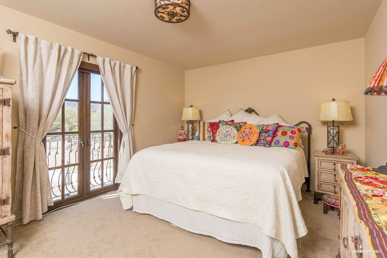 39023 N BOULDER VIEW Dr