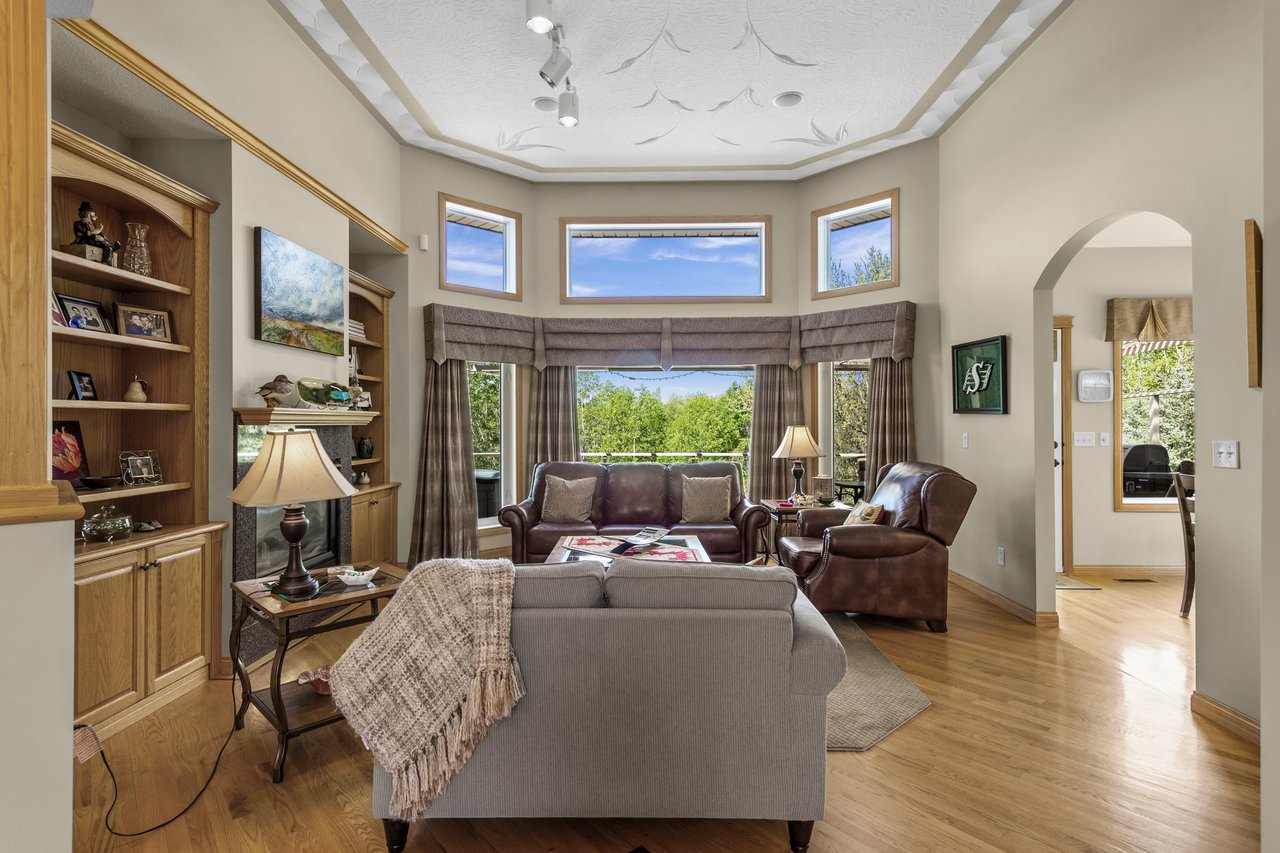8 Willow Lane