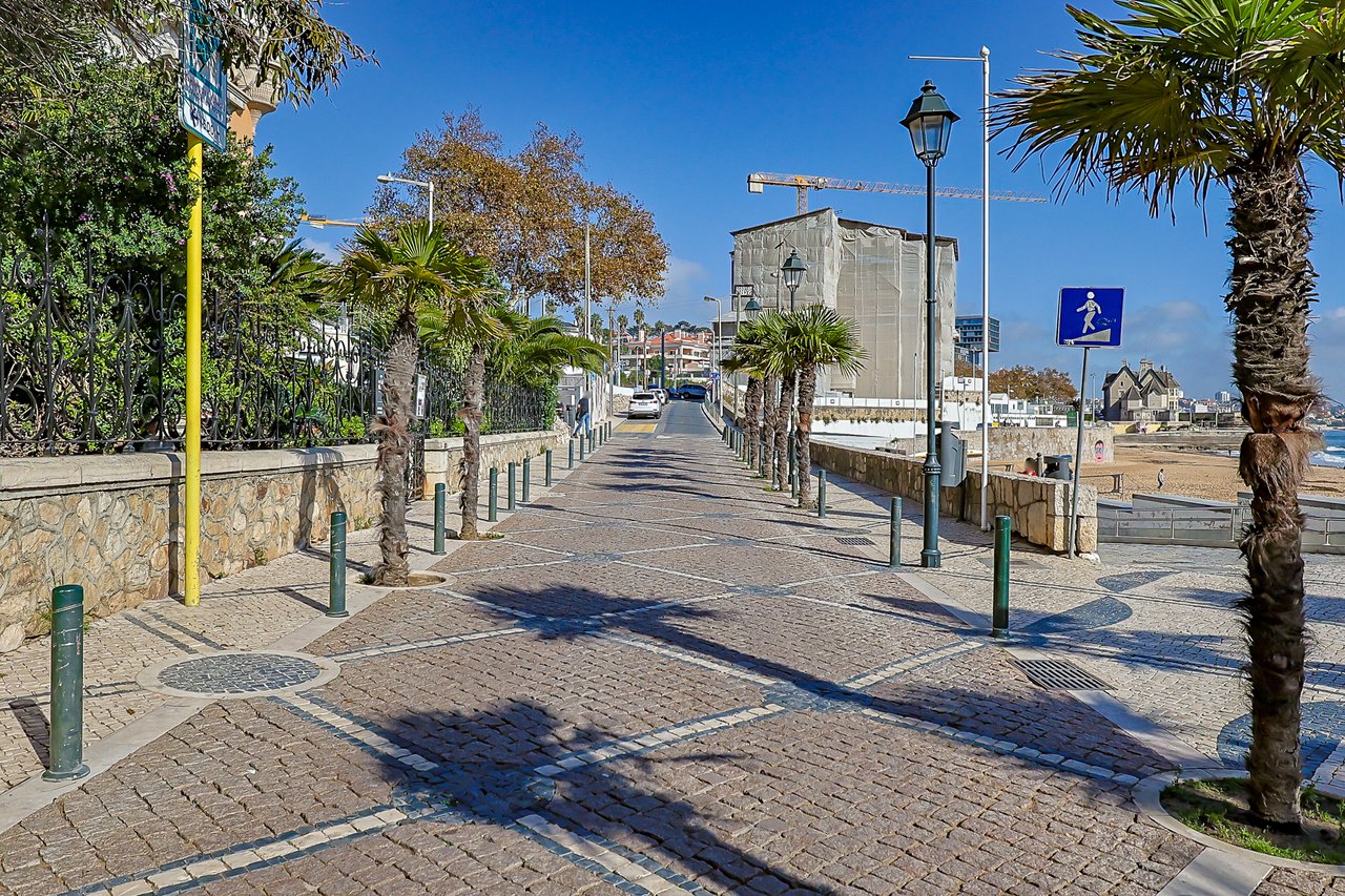 Exquisite Oceanfront 3-Bedroom Apartment 