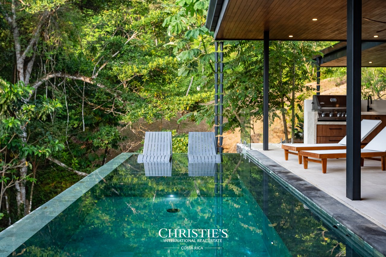 New Modern Tropical Villa 