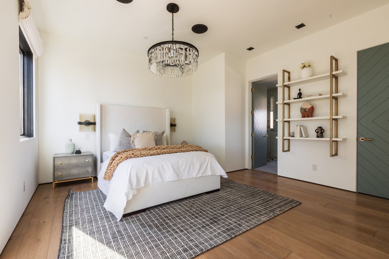 13331 Mulholland Dr, Beverly Hills