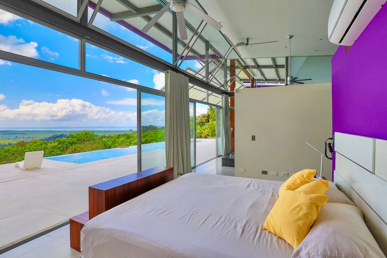 Bauhaus Modern Infinity Pool Home, Ojochal, Puntarenas